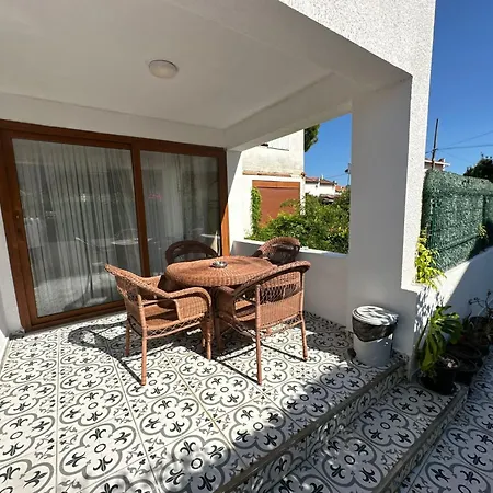 Vila Alacatida Havuzlu